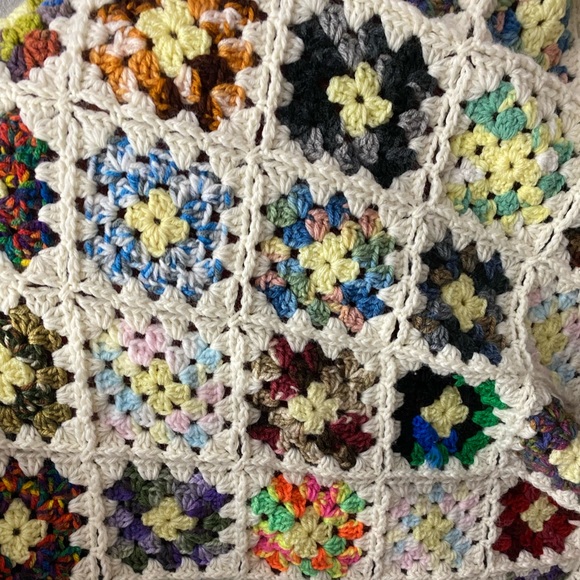 Granny Square Afghan - Picture 5 of 5